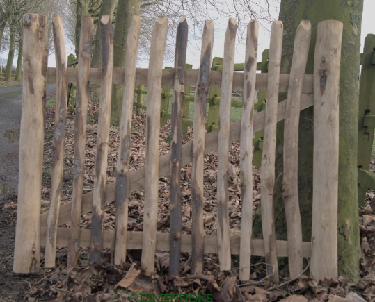 Porte en châtaignier 1,0m l x 1,0m h - Sciée